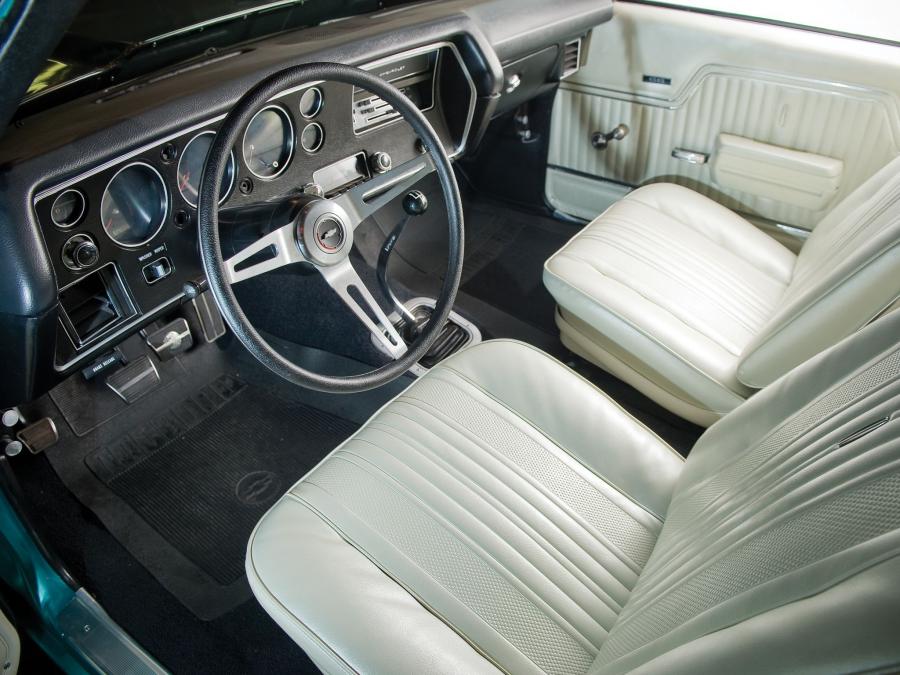 Интерьер Chevrolet Chevelle SS 454 LS6 Convertible 1970 года  (фото 33 из 42)